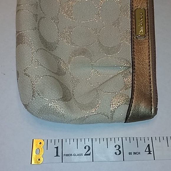Coach wristlet. - Picture 10 of 11